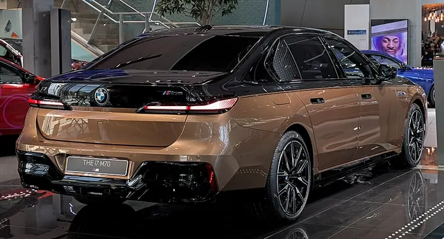 2024 BMW i7 (photo for reference, not the listed car)