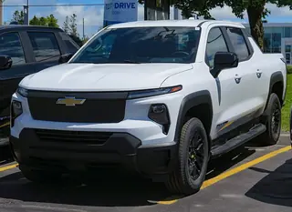 2024 Chevrolet Silverado, a photo of this model, not the listed car