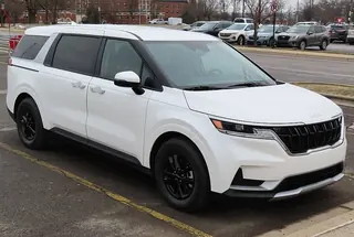 2026 Kia Carnival, a photo of this model, not the listed car