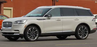 2025 Lincoln Aviator, a photo of this model, not the listed car