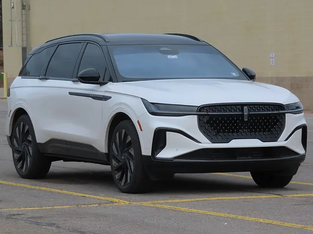 2024 Lincoln Nautilus (photo for reference, not the listed car)