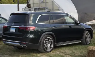 2025 Mercedes-Benz GLS450, a photo of this model, not the listed car