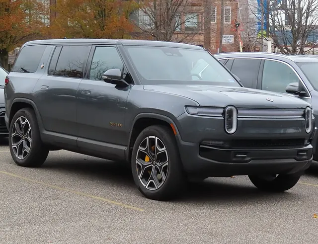 2025 Rivian R1S (photo for reference, not the listed car)
